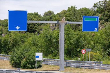 İtalyan yol işaretleri