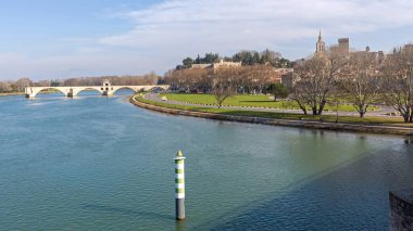 Avignon Rhone Nehri