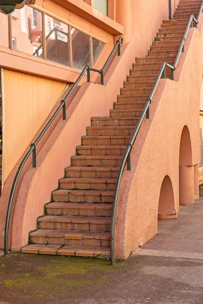Εξωτερικές σκάλες στις Κάννες — Φωτογραφία Αρχείου