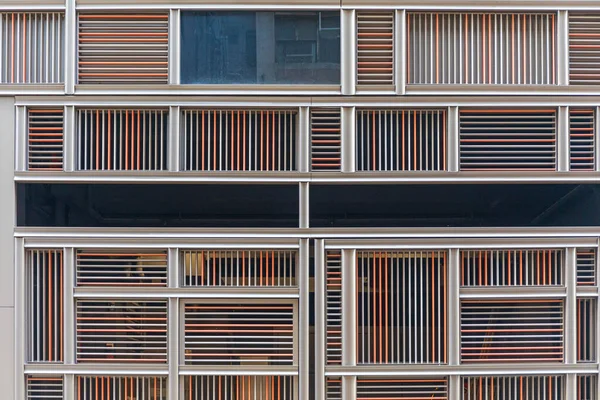 Fachada de linhas de madeira — Fotografia de Stock