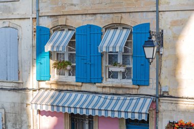 Arles 'deki Pencereler