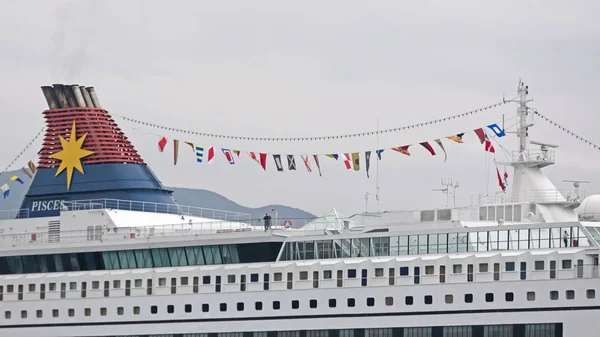 Bandeiras do navio de cruzeiro — Fotografia de Stock