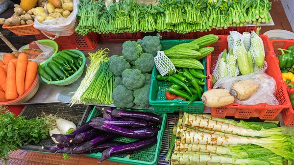 Λαχανικά πάγκους στην αγορά — Φωτογραφία Αρχείου