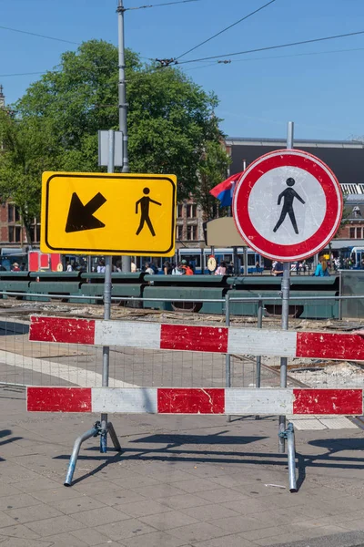 Пешеходные знаки — стоковое фото