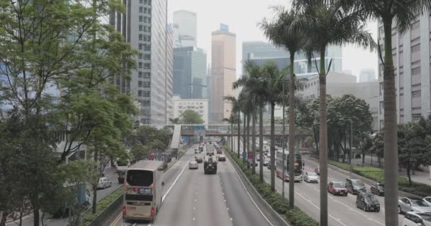 Hong Kong China Abril 2017 Puente Peatonal Sobre Tráfico Wan — Vídeos de Stock