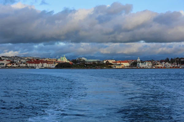 雲とストロムスタッドスウェーデンの都市景観 — ストック写真