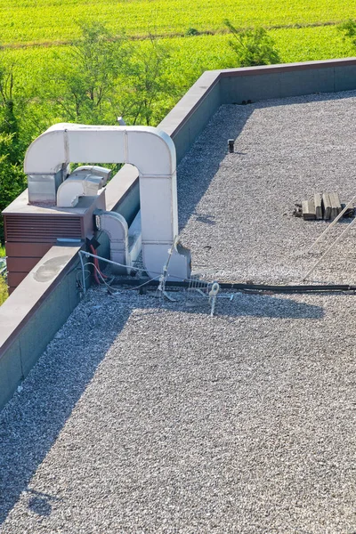 Air Duct Hvac Gravel Flat Roof Hall Building — Photo