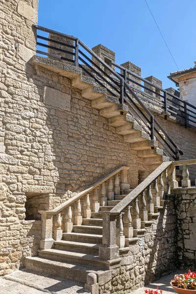 Viejas Escaleras Piedra Las Paredes San Marino —  Fotos de Stock