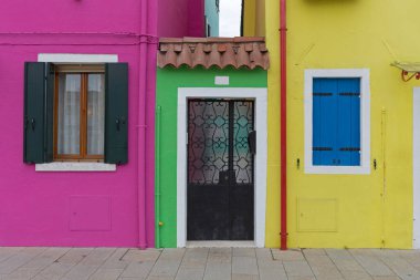 İtalya Burano Venedik 'te Renkli Ev Cephesi