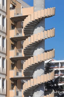 Harici Beton Sarmal Merdivenler Yangın Kaçağı