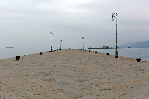 Empty Pier Trieste Italie Calm Winter Day — Photo