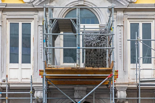 Byggnadsställningar Vid Byggarbetsplatsen Trieste Italien — Stockfoto