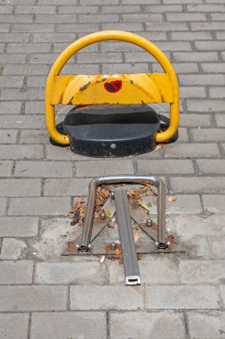 Sokak Köşkündeki Park Bariyeri