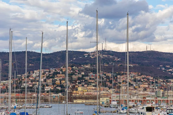 意大利的里雅斯特的游艇和游艇码头 — 图库照片