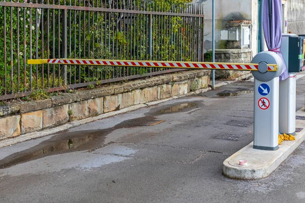 Schrankenrampe Eingang Zur Straße — Stockfoto