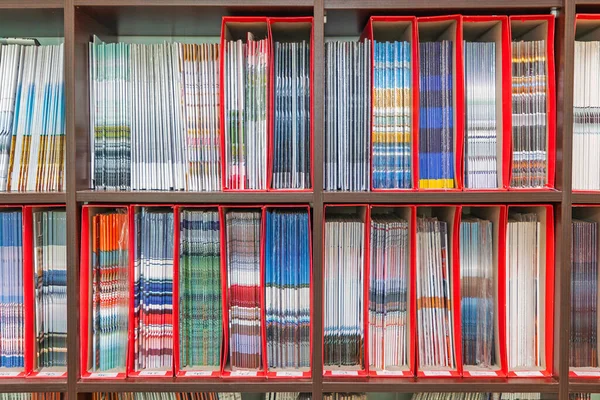 Colección Revistas Estante Libros Biblioteca Almacenamiento — Foto de Stock