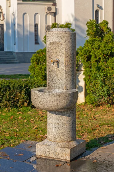 Mármore Pedra Bebendo Fonte Belgrado Sérvia — Fotografia de Stock
