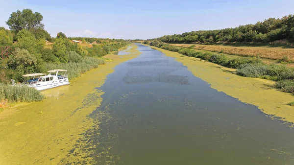 Barco Amarrado Canal Vía Navegable Artificial Vojvodina Serbia — Foto de Stock