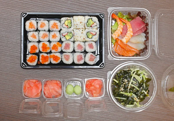 Tranches Poisson Cru Salade Algues Sashimi Sushi Japonais Emporter — Photo