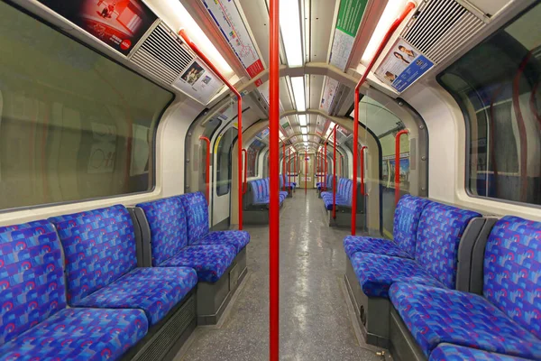 Лондон Великобритания Января 2013 Метро Empty Central Line Train Underground — стоковое фото