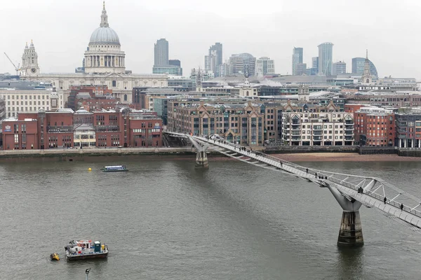 2013 Pauls Cathedral Millennium Bridge Thames River London Winter — 스톡 사진