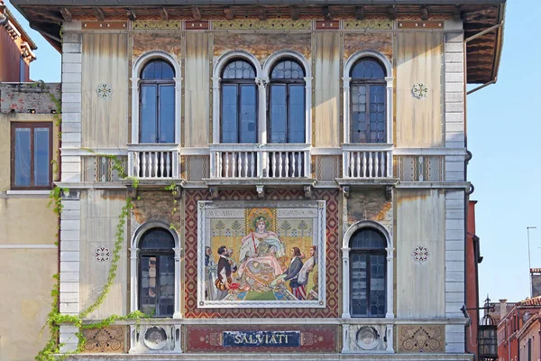威尼斯 2013年7月8日 意大利威尼斯大运河Salviati宫穆拉诺玻璃马赛克壁画 — 图库照片