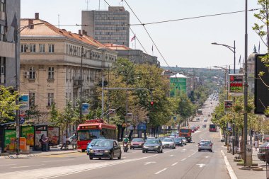 Belgrad, Sırbistan - 30 Haziran 2019: Sırbistan 'ın başkenti Belgrad' daki Kneza Milosa Caddesi.