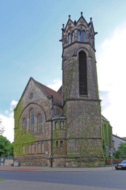Hannover, Almanya - 03 Mayıs 2011: Hannover, Almanya 'daki Yenilenmiş Evanjelik Kilise Kulesi Sternkirchen.