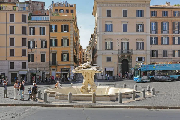Рим Италия Июня 2014 Фонтана Тритоне Fontana Del Tritone Gian — стоковое фото