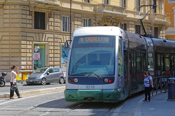 Roma Itália Junho 2014 Modern Electric Tram Public Transport Roma — Fotografia de Stock