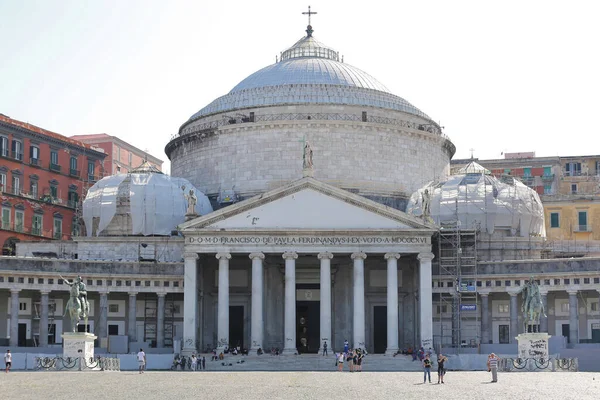 Неаполь Италия Июня 2014 Года Строящаяся Церковь Сан Франческо Паола — стоковое фото