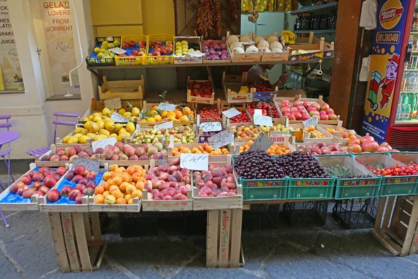 Сорренто Италия Июня 2014 Года Овощная Лавка Улице Сорренто Италия — стоковое фото