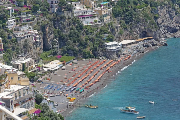 Positano Itália Junho 2014 Big Sandy Beach Dia Verão Cidade — Fotografia de Stock