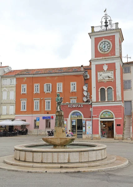 Rovinj Croatia October 2014 Water Fountain Sculture Clock Tower Picturesque — Stock Photo, Image
