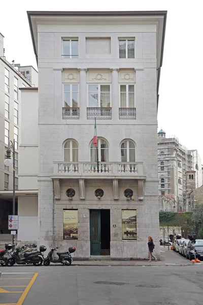 Τεργέστη Ιταλία Οκτωβρίου 2014 Art Museum Building Palazzo Costanzi Small — Φωτογραφία Αρχείου