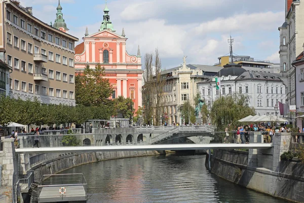 Ljubljana Slowenien Oktober 2014 Neue Glasbrücke Über Den Fluss Ljubljanica — Stockfoto