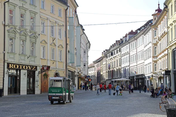 Liubliana Eslovênia Outubro 2014 Pessoas Cidade Velha Rua Pedestre Liubliana — Fotografia de Stock