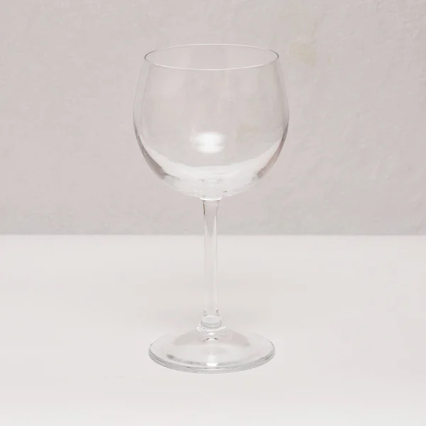 One Empty Clear Wine Glass Table — Stock Photo, Image