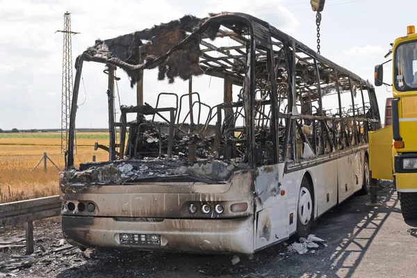 Burned Coach Bus Highway Recovery Assistance — Stock Photo, Image