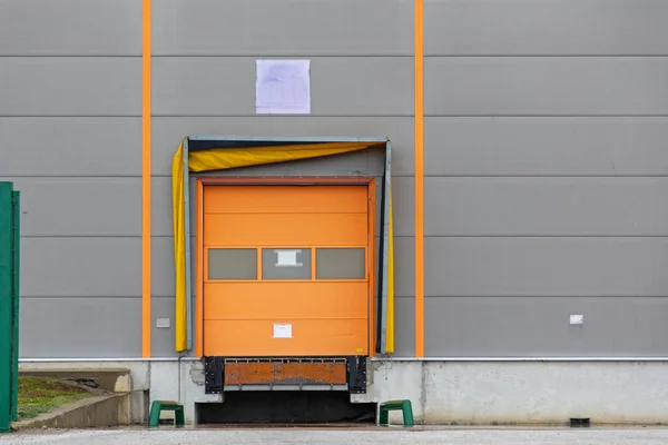 Loading Cargo Dock Door Distribution Warehouse — Stock Photo, Image