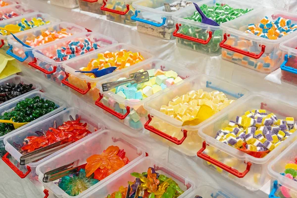Wiele Smaków Gummy Cukierki Pudełkach Luzem Odmiany — Zdjęcie stockowe