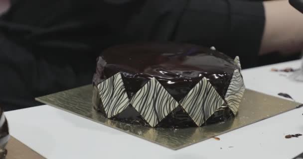 Pastry Chef Making Chocolate Cake Pieces Fondant Decor — Stock Video