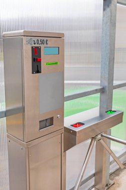 Bozuk Para İşletilen Turnike Makinesi Umumi Tuvalet Girişi