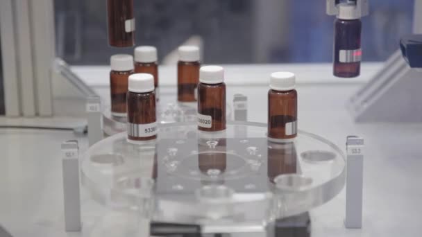 Flessen Met Geneesmiddelen Farmaceutische Fabriek Productie — Stockvideo