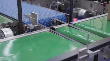 Fabrikadaki Otomatik Taşıyıcı Kayışları Taşıma Kutusu