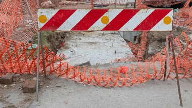 İnşaat Alanı Uyarı Uyarısında Bariyer İşareti