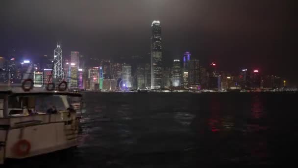 Σκοτεινή Νύχτα Ουρανοξύστες Κτίρια Victoria Harbour Χονγκ Κονγκ Κίνα Time — Αρχείο Βίντεο