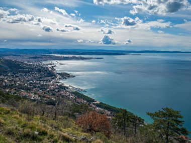 Trieste İtalya 'nın Hava Şehri Güneşli Günü