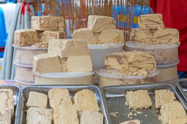 Orta Doğu kökenli Halva Yoğun Tatlı Şekerlemeler