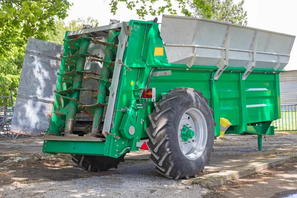 Trágya Szóró Gép Mezőgazdasági Pótkocsi — Stock Fotó